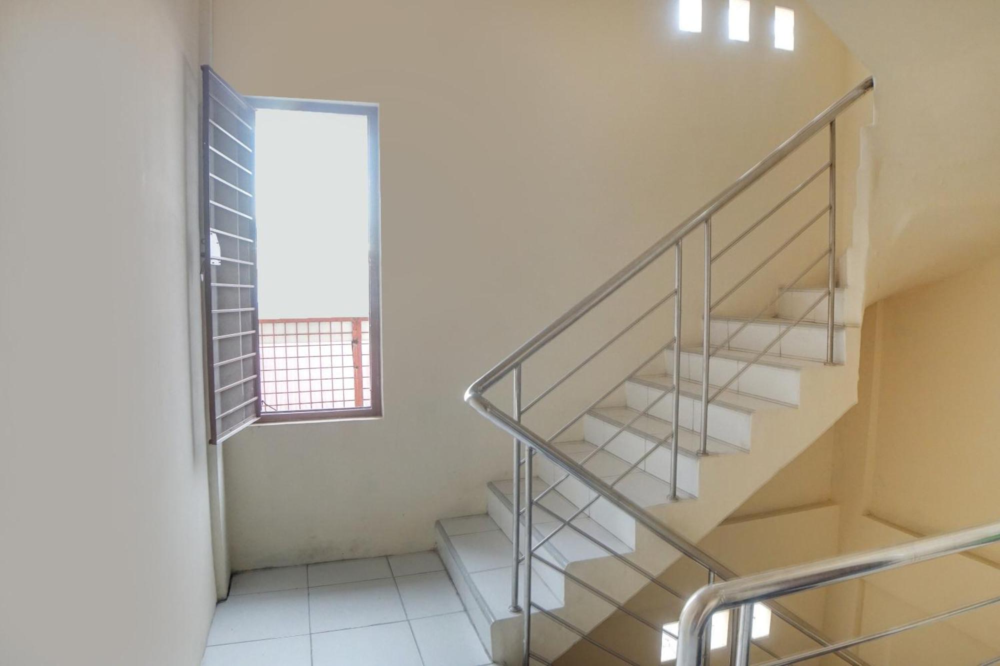 Spot On 91977 Kost Ketapang Syariah Otel Medan Dış mekan fotoğraf