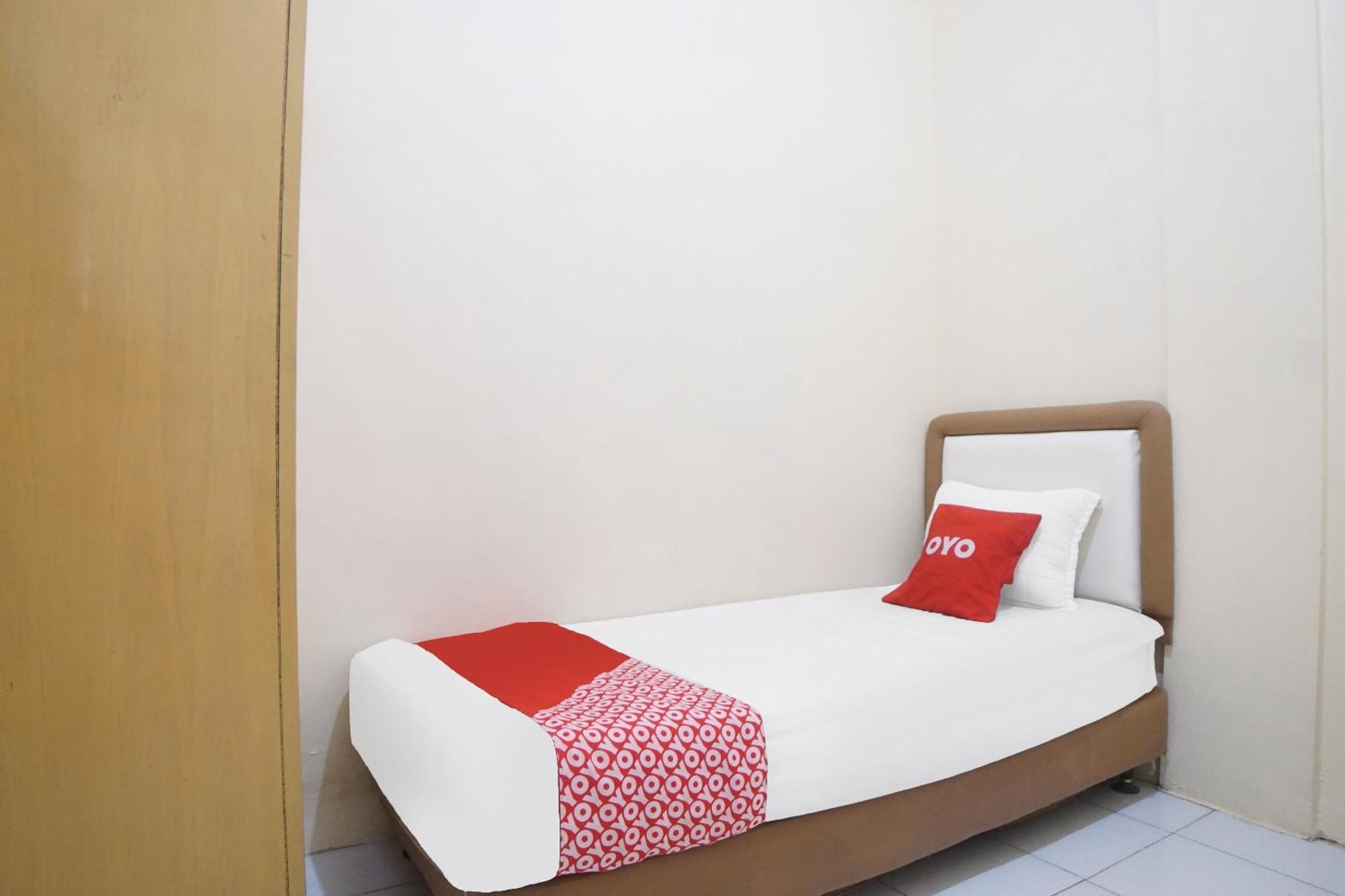 Spot On 91977 Kost Ketapang Syariah Otel Medan Dış mekan fotoğraf
